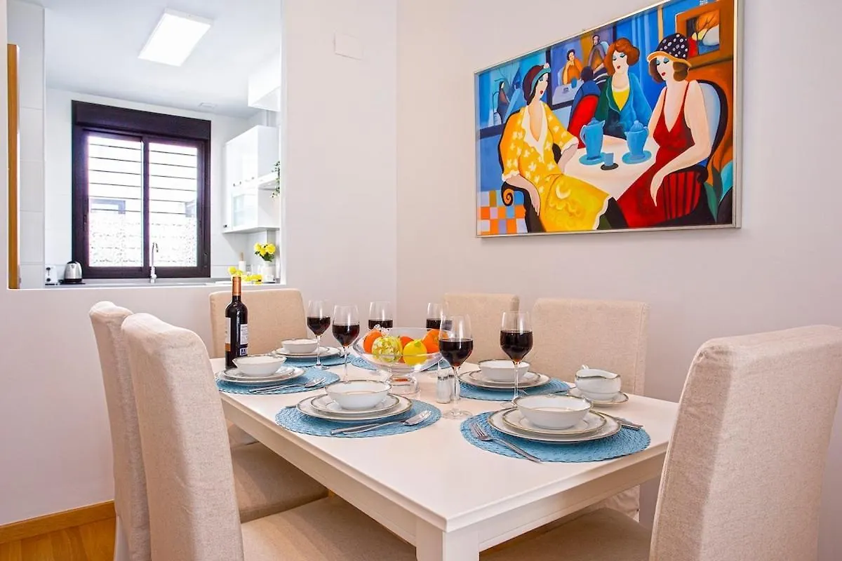 -Malagasunapts- Huge & Central * Pool* Freepark* 0*, Malaga Spain