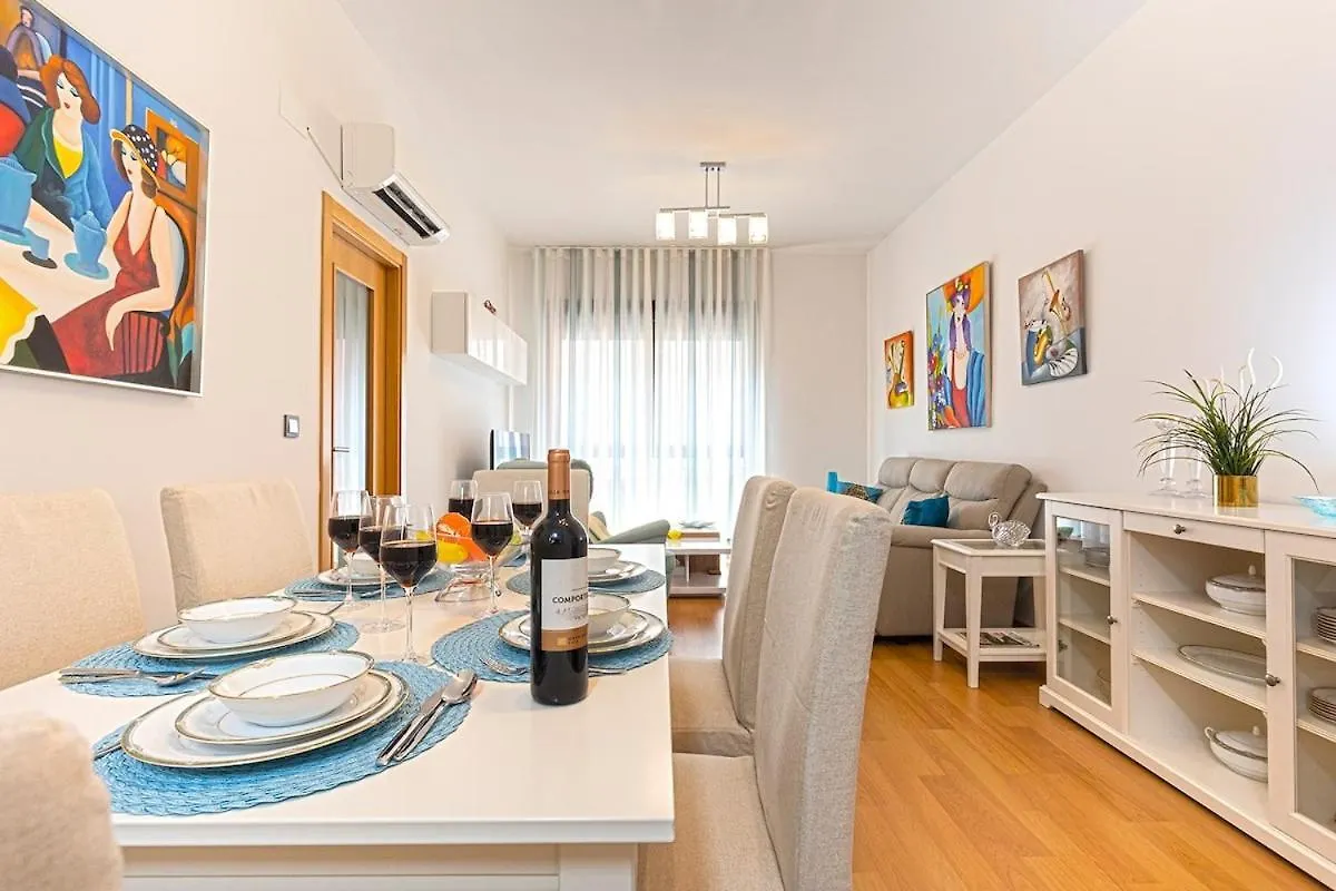Apartment -Malagasunapts- Huge & Central * Pool* Freepark*