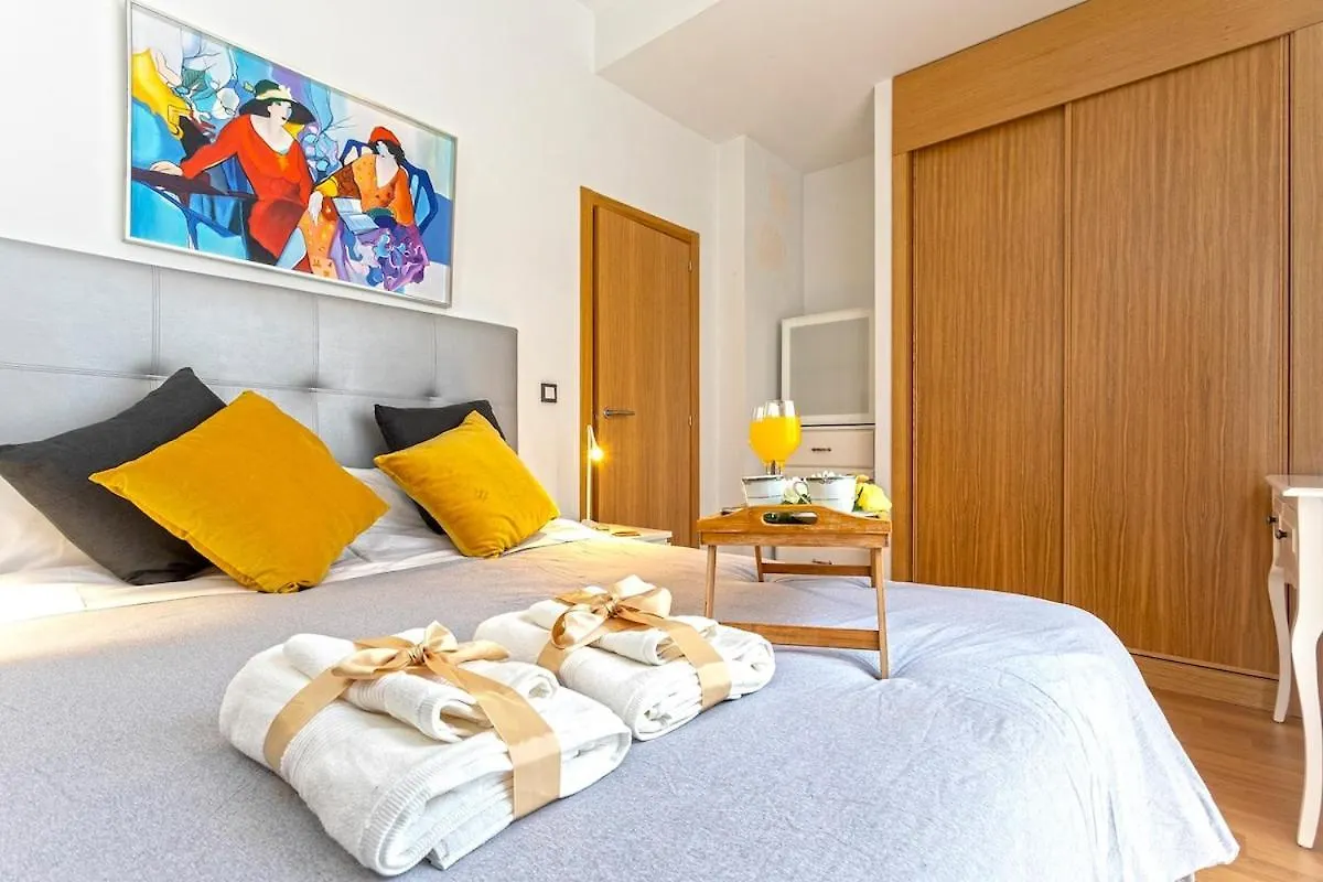 -Malagasunapts- Huge & Central * Pool* Freepark* Apartment Malaga