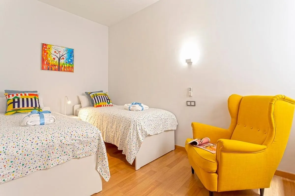 Apartment -Malagasunapts- Huge & Central * Pool* Freepark*