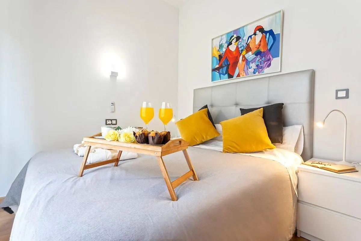 -Malagasunapts- Huge & Central * Pool* Freepark*
