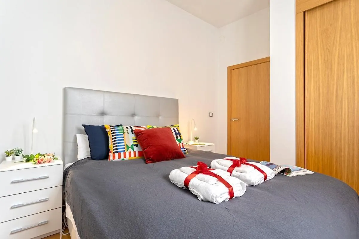 -Malagasunapts- Huge & Central * Pool* Freepark* Apartment Malaga